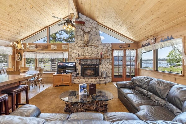 Welcoming Living Room with Lake View