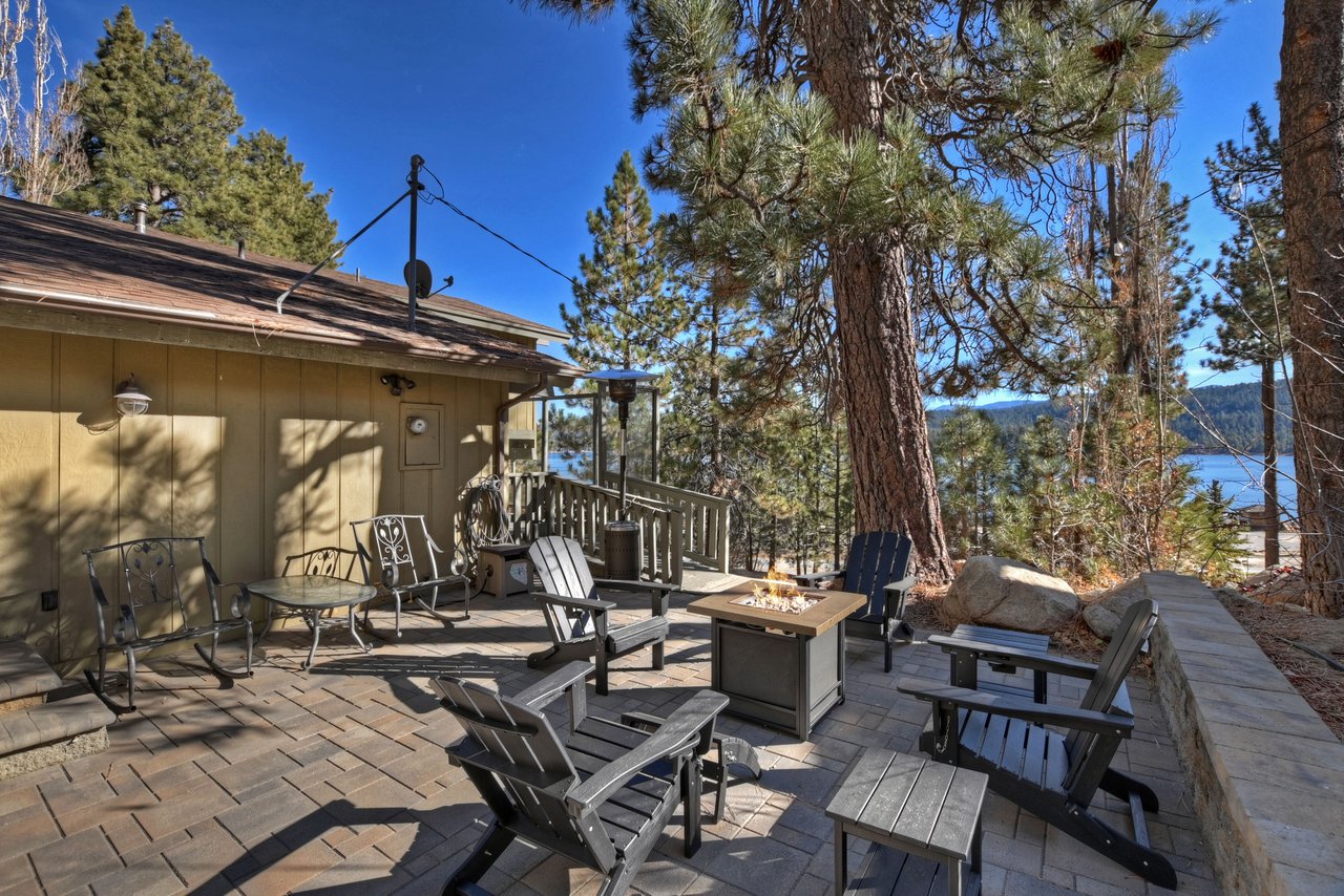 Firepit with Lakeview