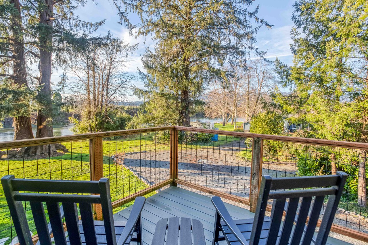 Deck with Seating and Views