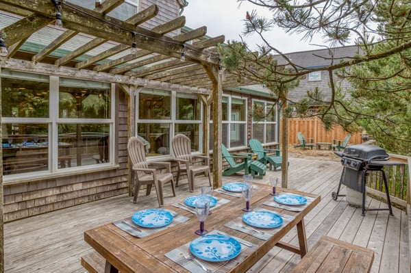 Back Yard Picnic Table seating