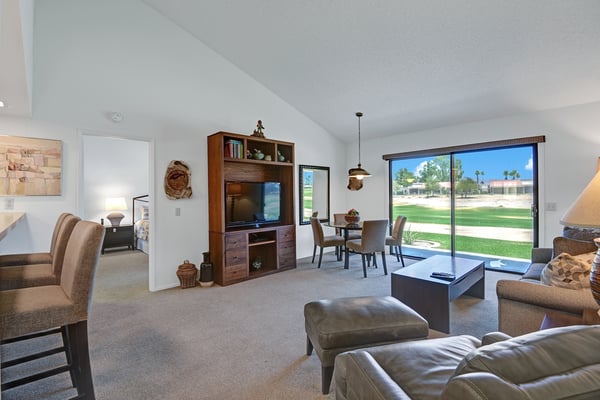 LIVING ROOM AND BAR TOP COUNTER.jpg mls