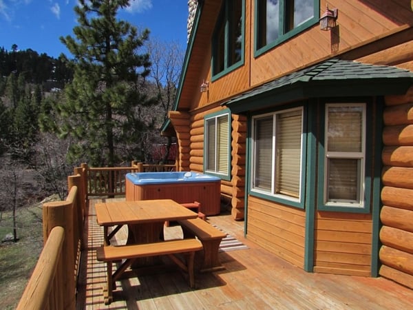 Beautiful Deck with a Private Outdoor Hot Tub