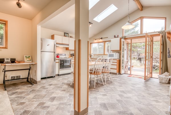 Dining/ Kitchen Area