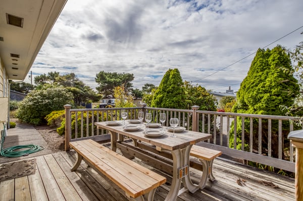 Balcony seating with cutlery