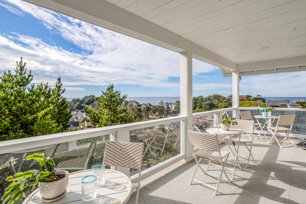 3rd Floor Deck with Seating