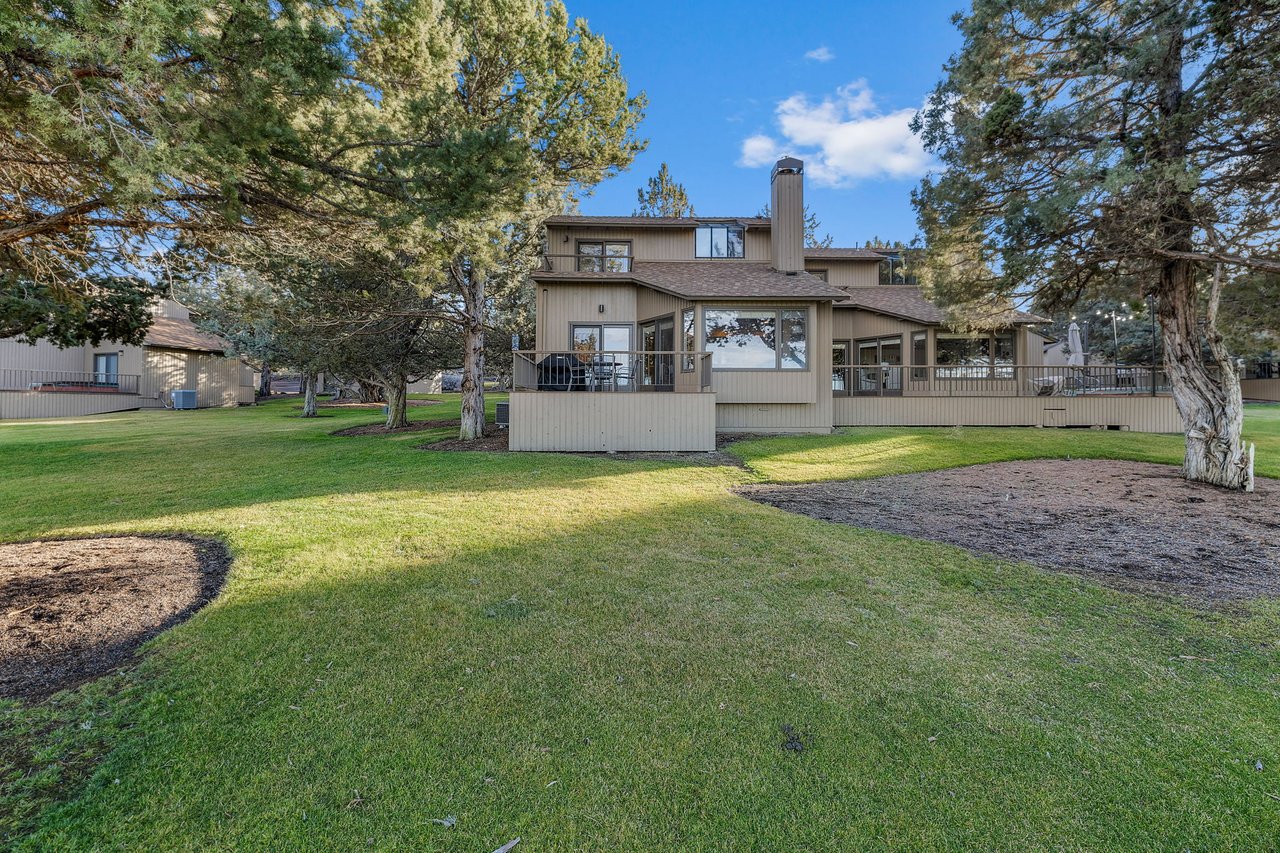 Enamored at Eagle Crest- Condo on the fairway