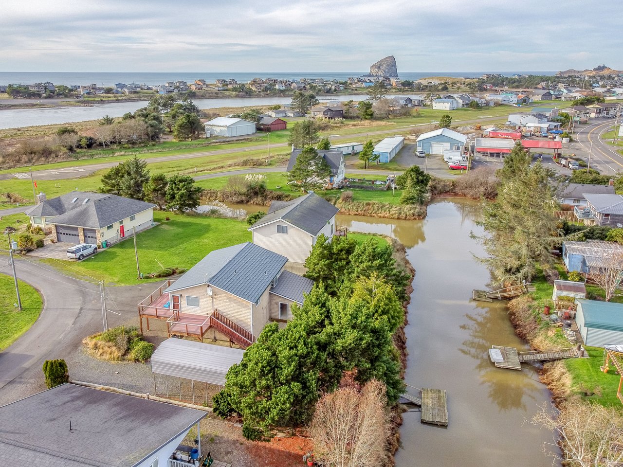 Neighborhood View, Bungalow by the Bay