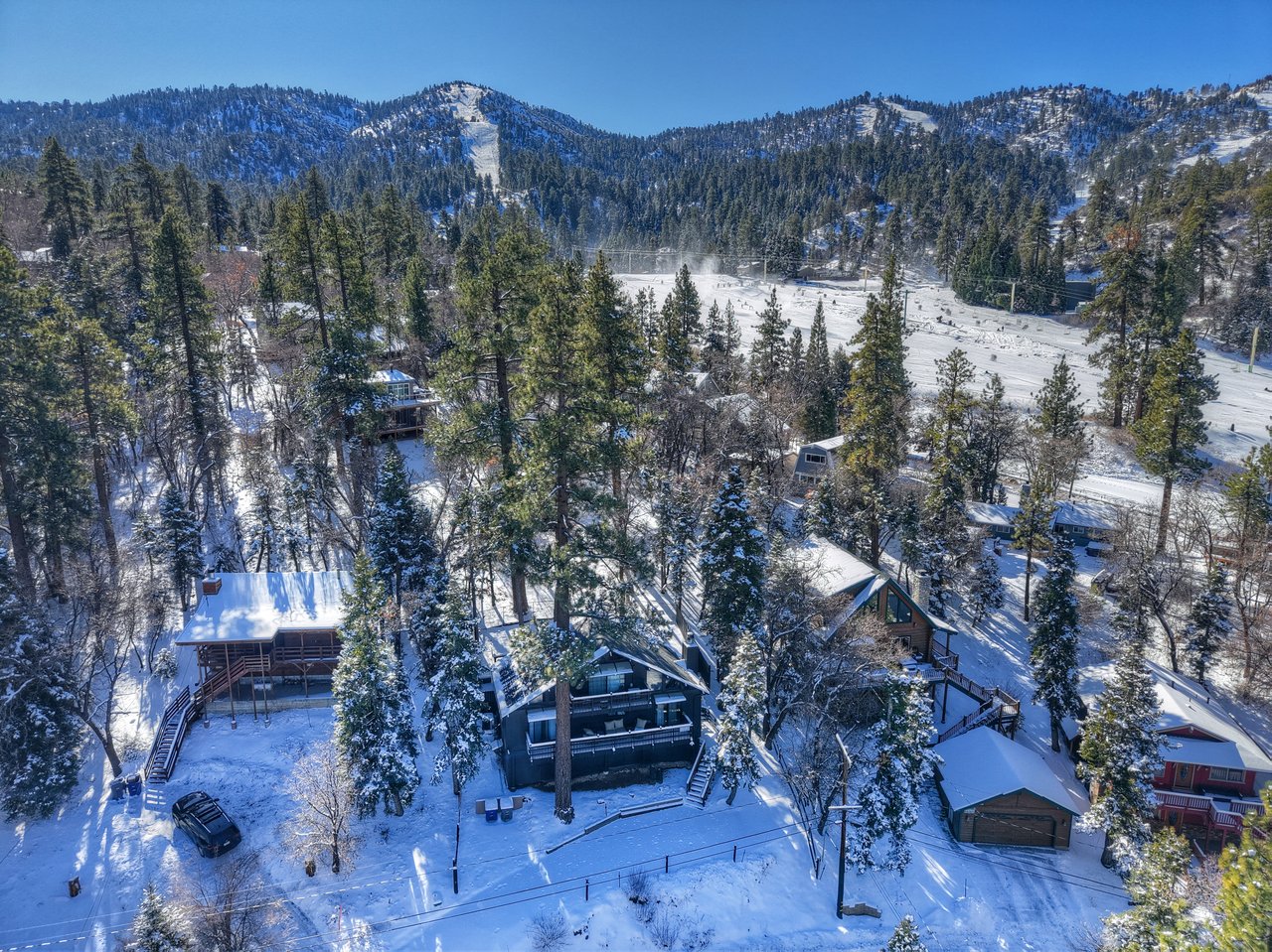 Black Diamond Lodge Close to Slopes