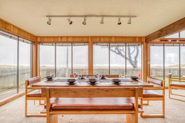 Magnificent Dining Table with Ocean view