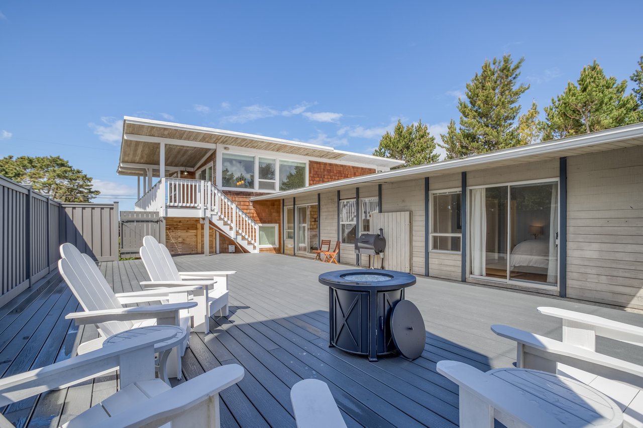 Spacious Back Deck with Fire Pit, seating