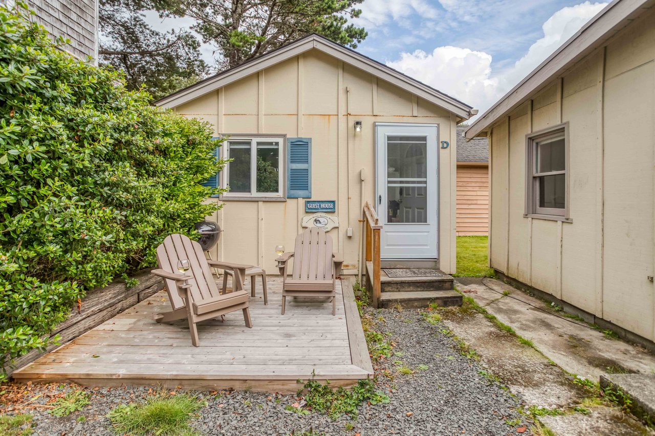 Front Deck with lounge seating and Grill