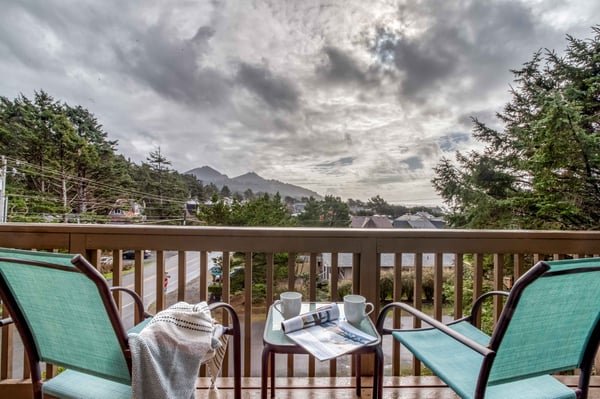 Balcony with Overlook view