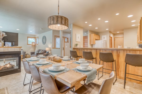 Breakfast counter with dining table