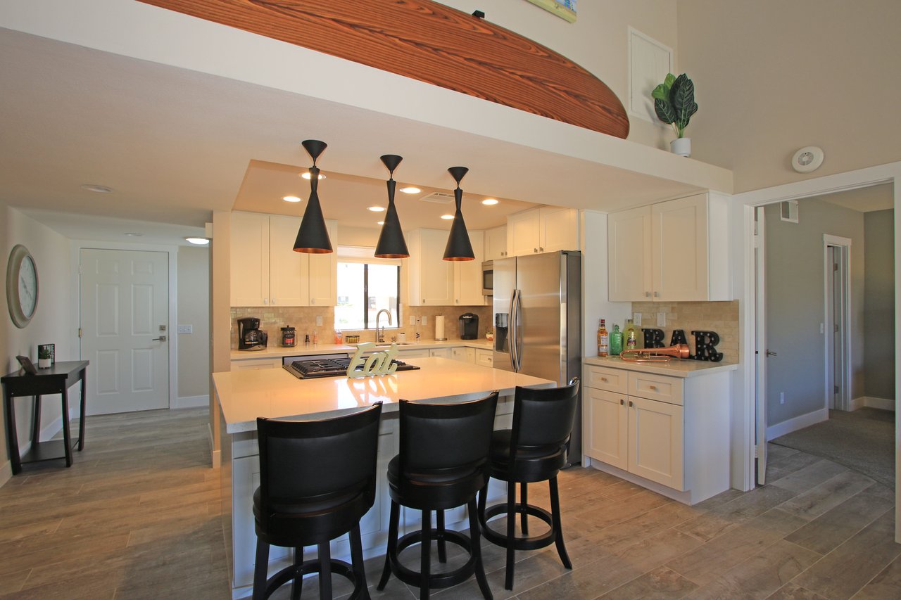 Kitchen Island with high chairs