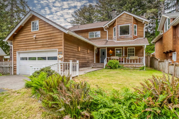 Spacious Front Yard View