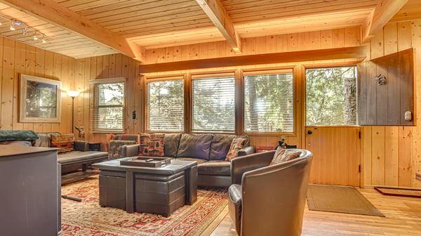 Moosewood Cabin Living room