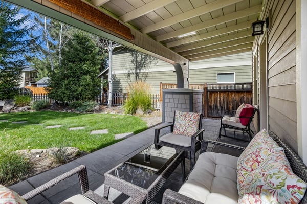 Charming Front Patio - Private font yard