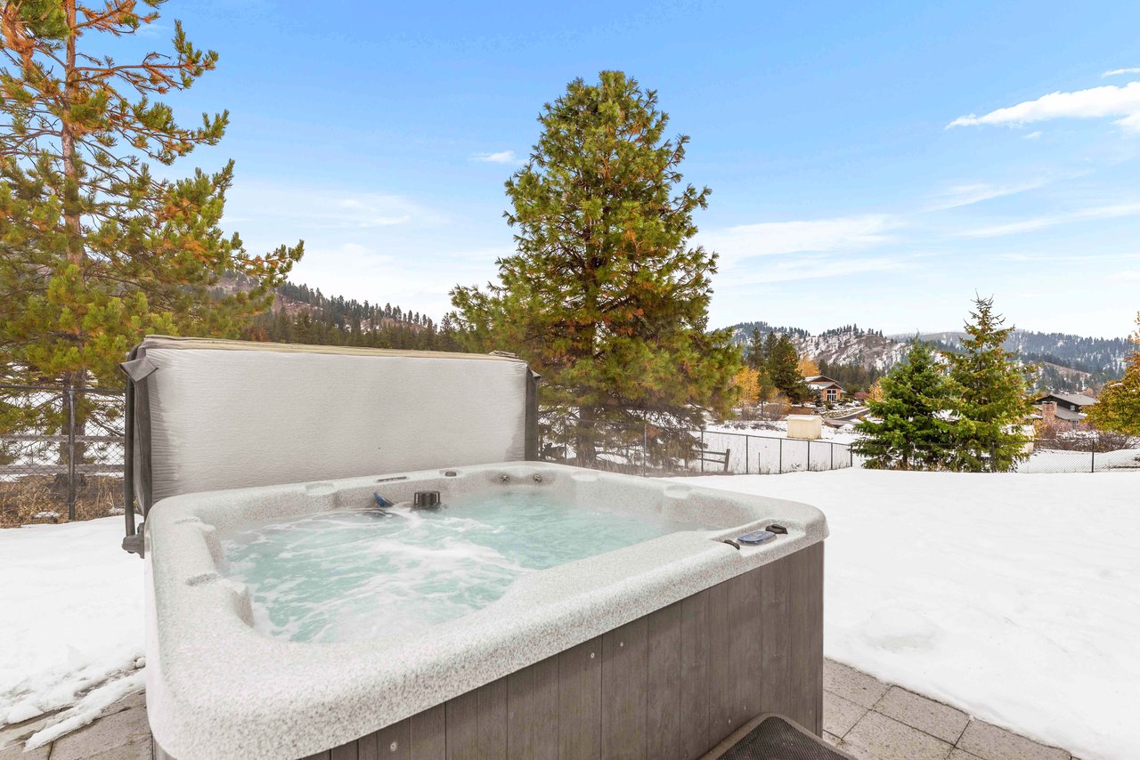 Hot Tub with nature view