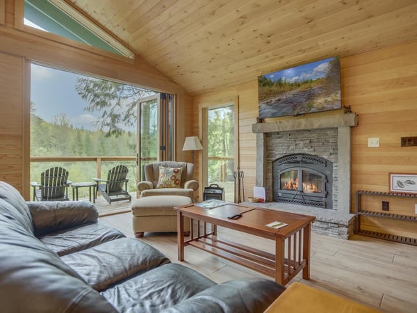 Living Room with fireplace