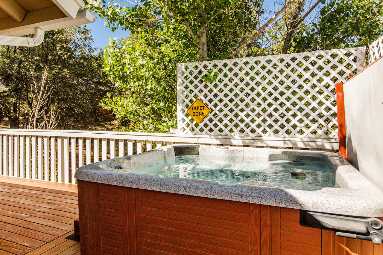 Hot tub with an Outdoor View