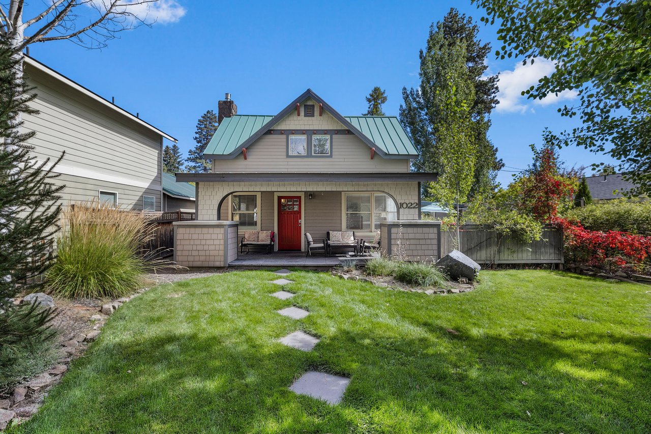 Front- Large Front Yard -Bend West Side