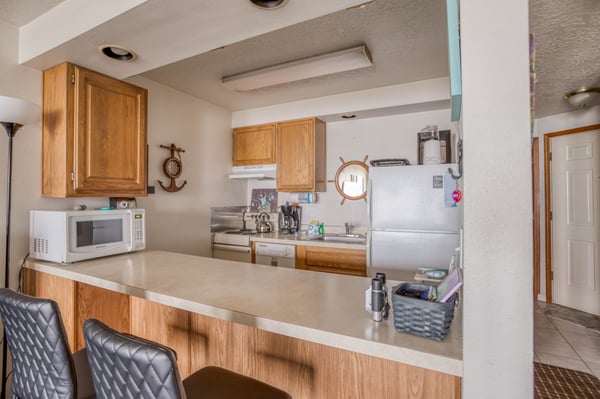 Kitchen with counter seating