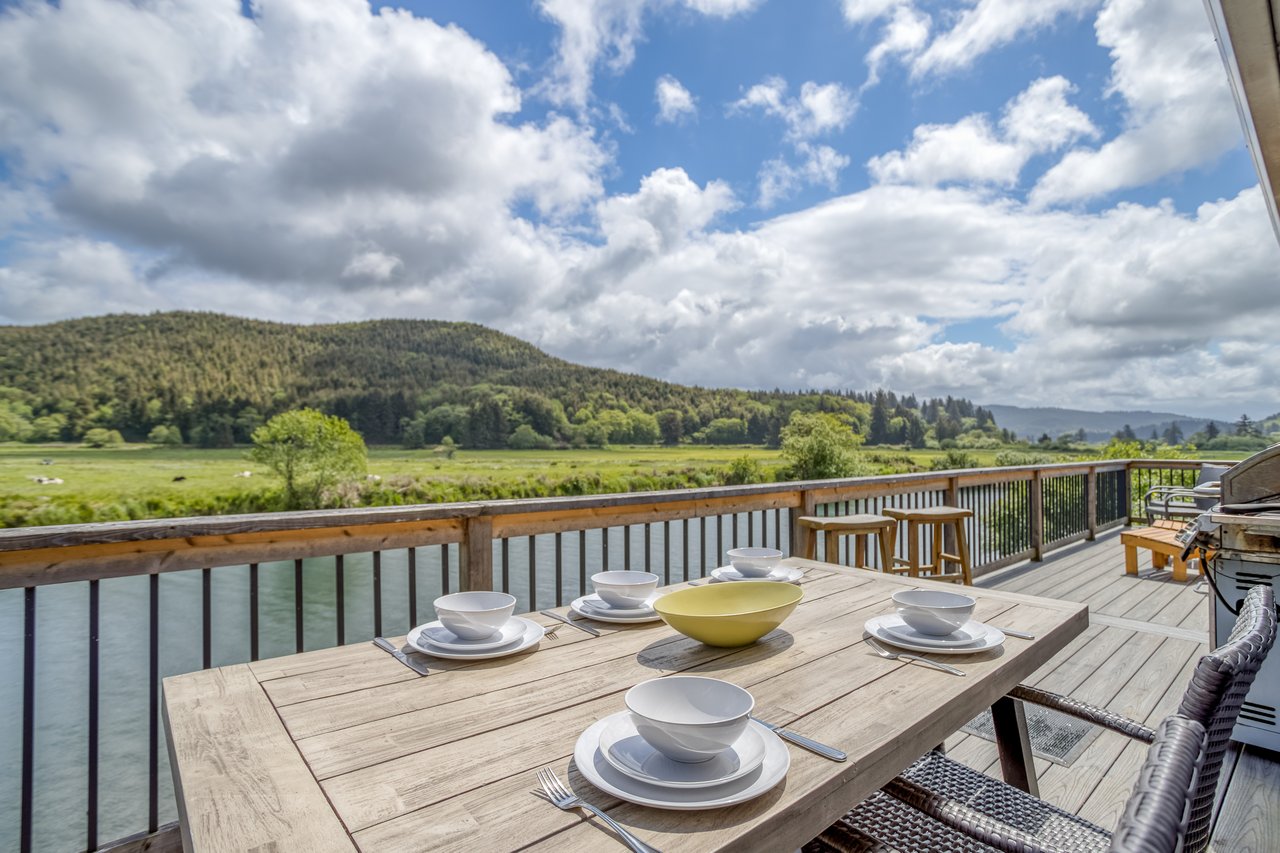 Outdoor Seating at Nestucca River with cutlery