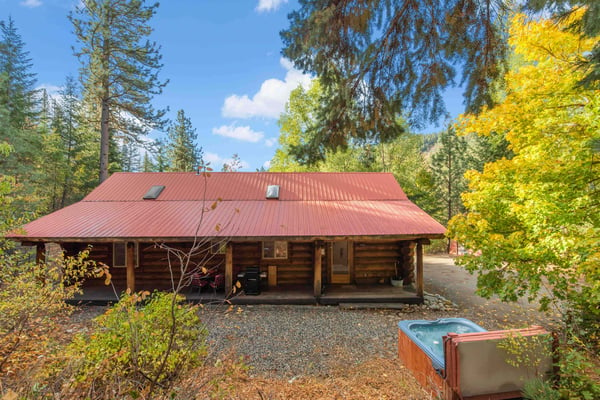 Exterior - Rustic Log Cabin with Hot Tub