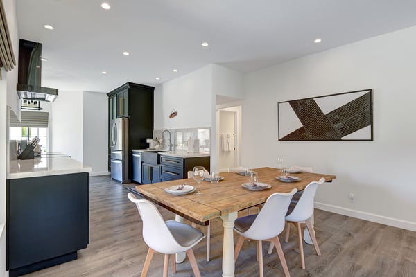 DINING SPACE TO KITCHEN