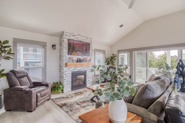 Living Room with Fireplace