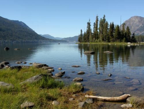 Swim in Lake Wenatchee this Summer! | Meredith Lodging